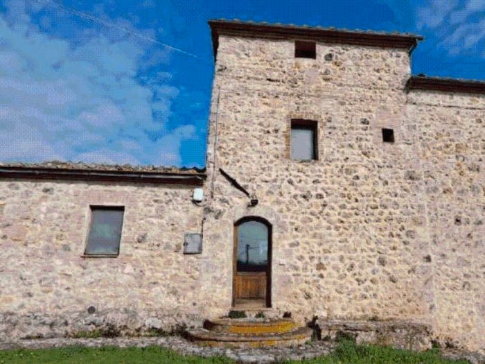 Casa con 6 locali in vendita in Strada di Santa Colomba, Monteriggioni