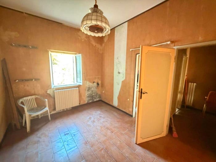 Casa con 6 locali in vendita in Giardini Fausto Coppi, Jesi