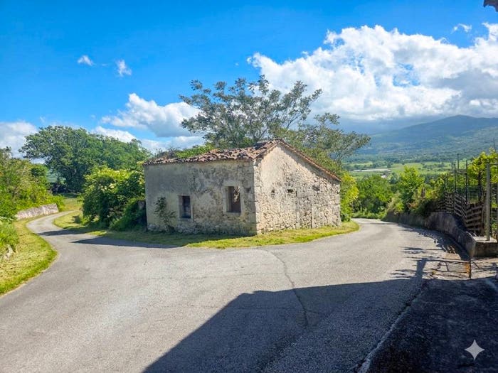 Casa quadrilocale in vendita in Strada Comunale Montevecchio, San Giuliano del Sannio