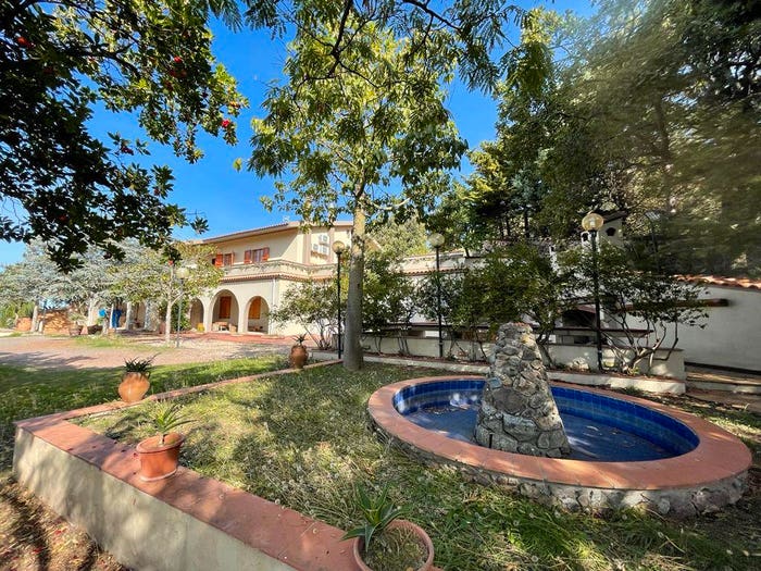 Casa con 6 locali in vendita in Viale Giovanni XXIII, Scano di Montiferro