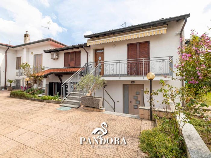 Appartamento trilocale in vendita in Via Tridentina, Cedrate, Gallarate