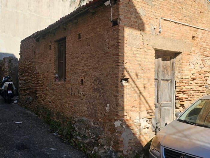Casa monolocale in vendita in Via Giuseppe Verdi in Faro Superiore, Faro Superiore Sperone, Messina