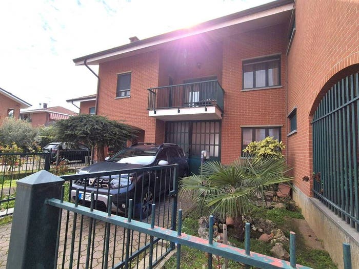 Casa con 6 locali in vendita in Via Enrico Fermi, Nichelino