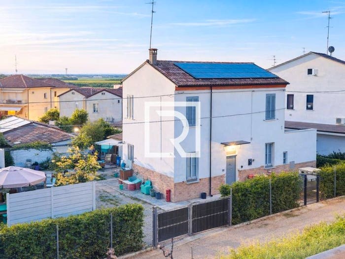 Casa quadrilocale in vendita in Via del borgo, Borgo Montone San Marco, Ravenna