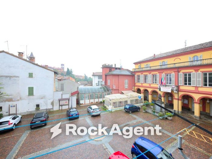 Appartamento bilocale in vendita in Piazza Marconi, Centro, Mombaruzzo