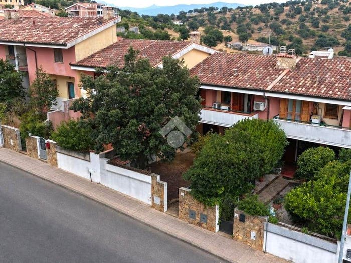 Casa con 5 locali in vendita in Via Enrico de Nicola, Centro, Nuoro