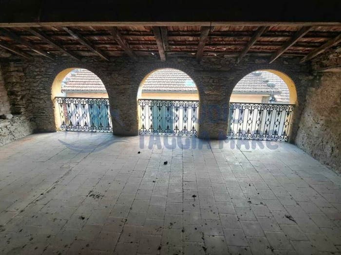 Casa con 6 locali in vendita in Via Armando Cane, Centro, Badalucco