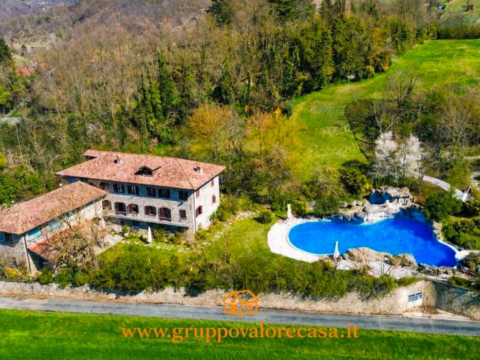 Casa con 6 locali in vendita in Centro, Acqui Terme