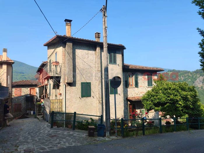 Casa quadrilocale in vendita in Via Del Bosco, Villetta, San Romano in Garfagnana