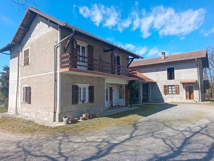 Casa con 6 locali in vendita in Strada Lercaro, Ovada