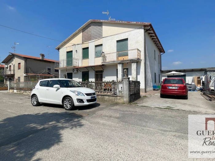 Casa con 6 locali in vendita in Via del Salice, Frazioni Nord, Cento
