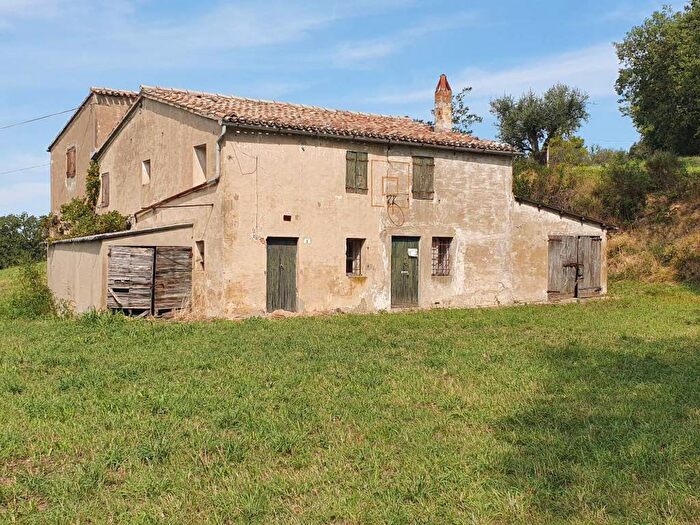 Casa con 6 locali in vendita in Strada di San Rocco, Novilara, Pesaro
