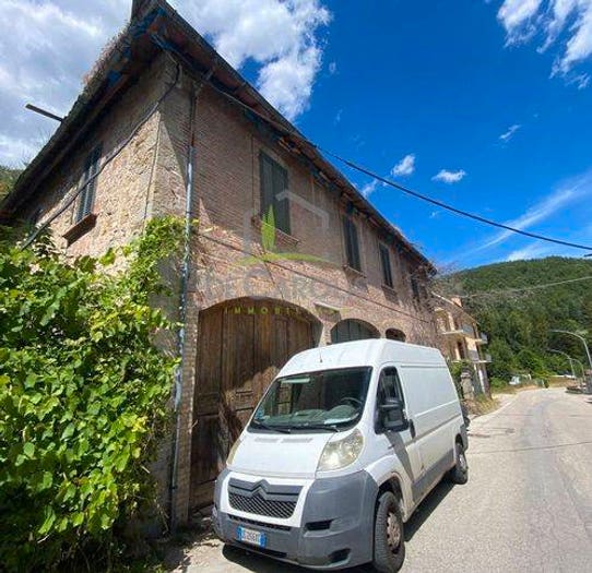 Casa con 6 locali in vendita in Strada Provinciale, Arquata del Tronto