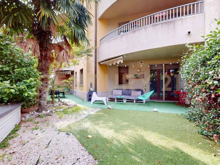 Appartamento trilocale in vendita in Via Deledda, Centro, Vanzago