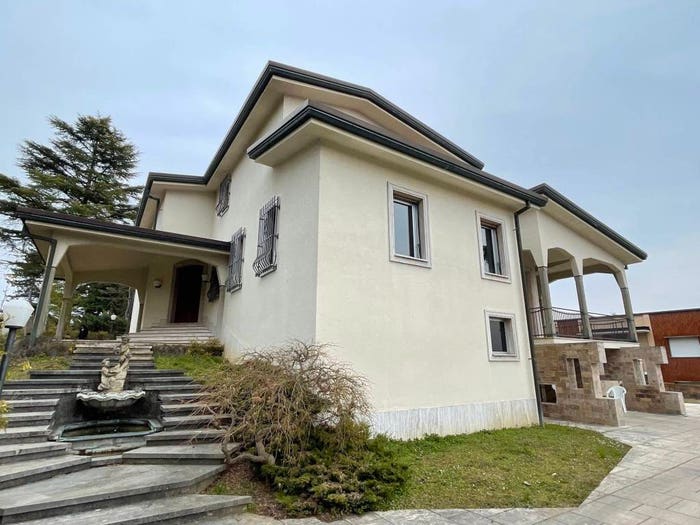 Casa con 6 locali in vendita in Via Flavio Gioia, Centro, Acqui Terme