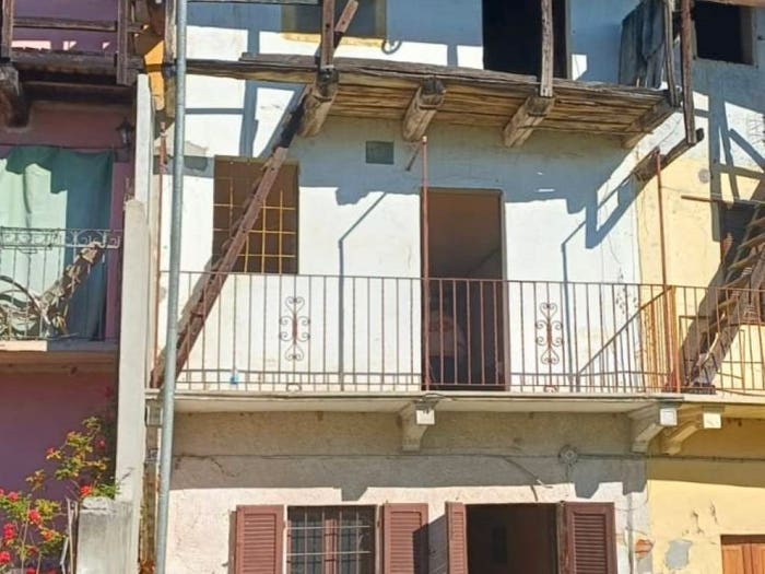 Casa trilocale in vendita in Oleggio