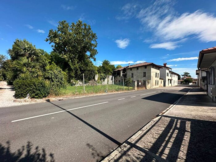 Casa con 6 locali in vendita in VIA SAN GIORGIO, Centro, Castions di Strada