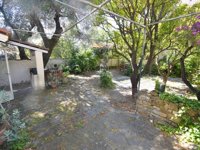 Casa trilocale in vendita in Via Garibaldi, Centro, Diano San Pietro
