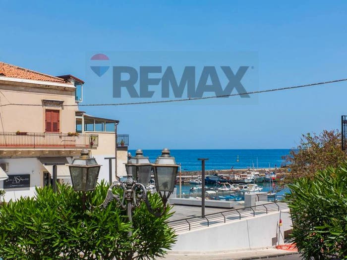 Casa bilocale in vendita in Via Bastionello, Aci Trezza, Aci Castello