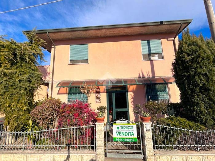 Casa con 6 locali in vendita in Via dell'Artiglio, Savarna, Ravenna
