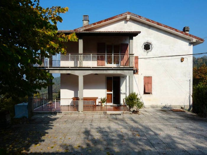 Casa con 6 locali in vendita in Gavi