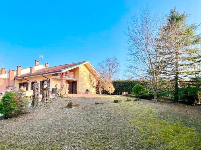 Casa con 5 locali in vendita in Via Broglia, Mombello di Torino