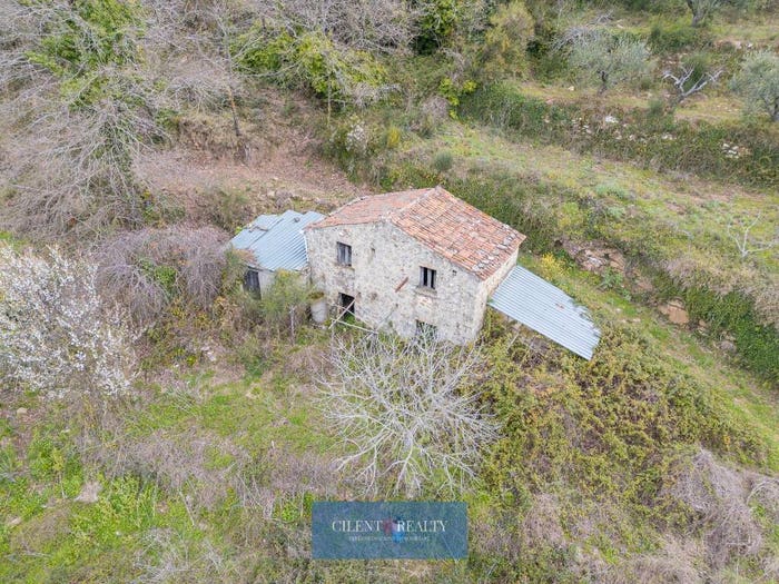 Casa quadrilocale in vendita in Via Sorrentini, Centro, San Mauro Cilento