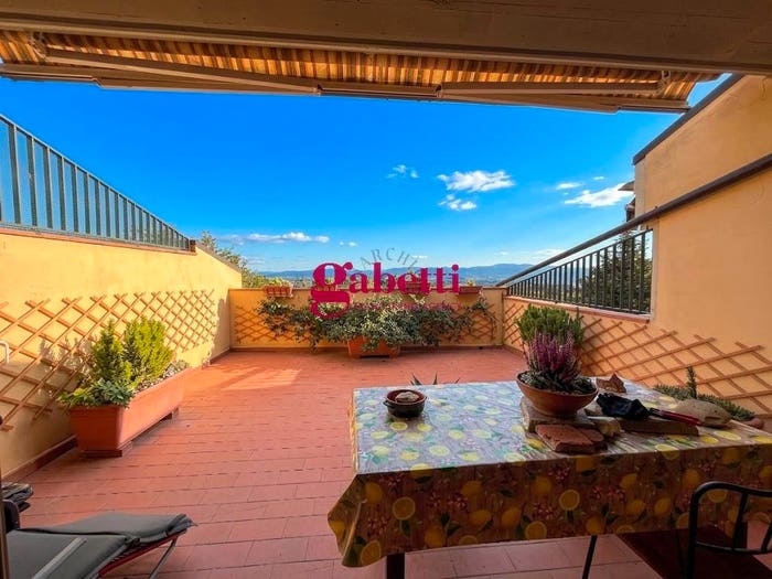 Casa con 5 locali in vendita in Via dei Glicini, Poggio Ai Giubbiani, Reggello