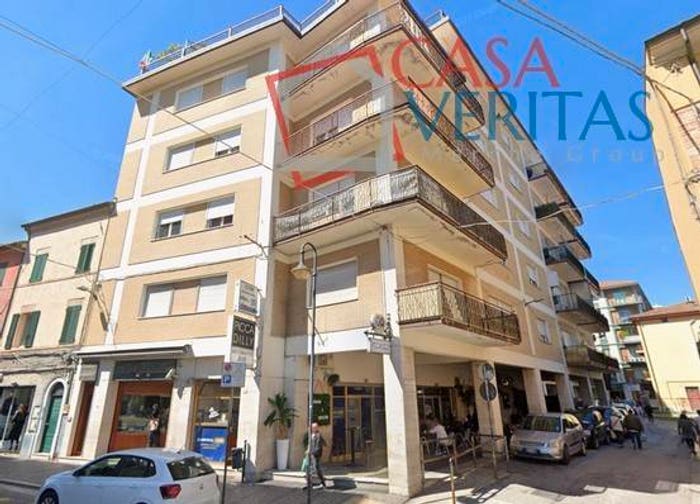 Appartamento trilocale in vendita in Via Molinelli, Centro, Chiaravalle