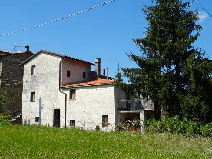 Casa quadrilocale in vendita in Castel Focognano