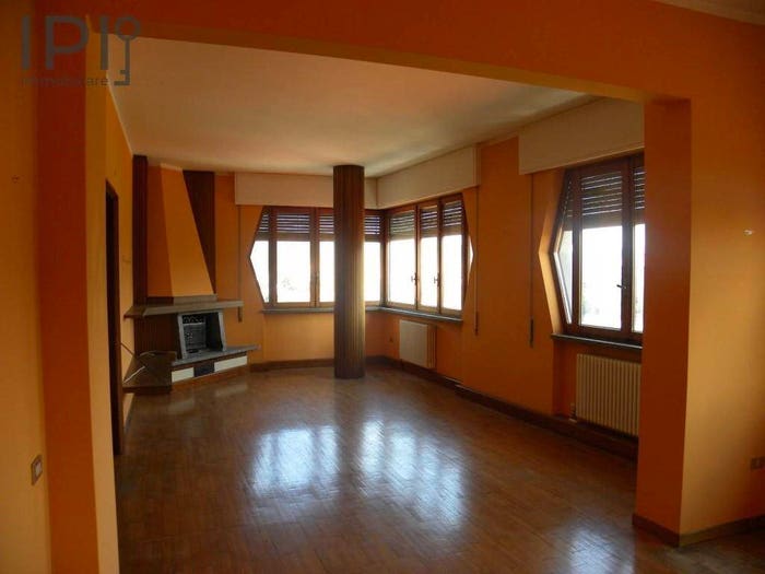 Appartamento con 6 locali in vendita in Corso Italia, Centro, Cairo Montenotte