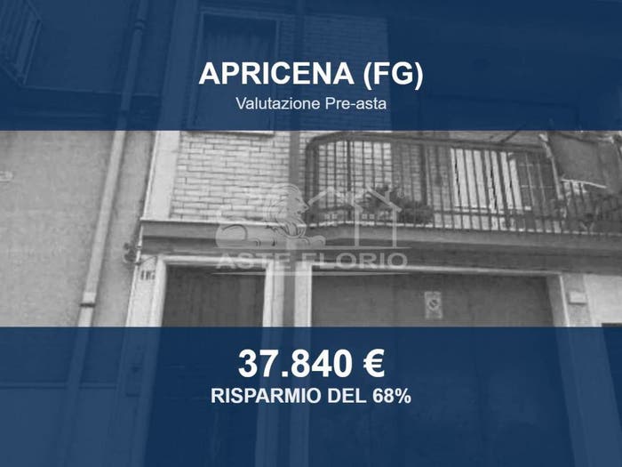 Appartamento con 6 locali in vendita in Via Duca di Genova, Apricena