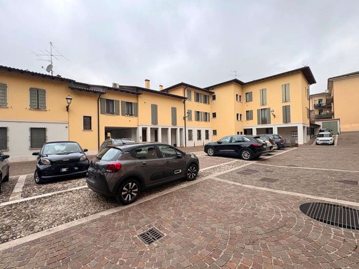 Appartamento bilocale in vendita in Via Aprile, Centro, Montichiari