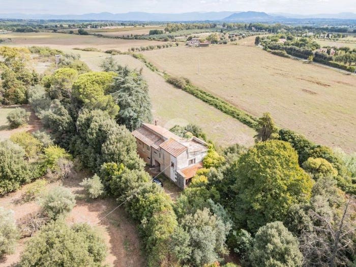 Casa con 6 locali in vendita in Via della Salivotta, Nepi