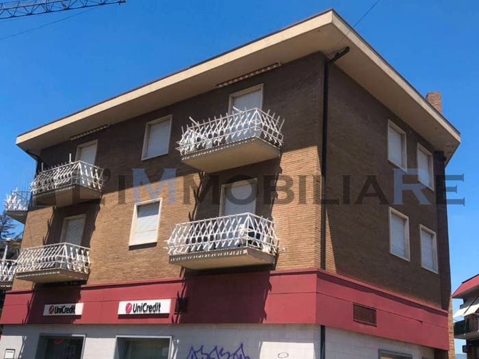 Casa trilocale in vendita in Largo Filippo Salvatori, Centro, Cisterna di Latina
