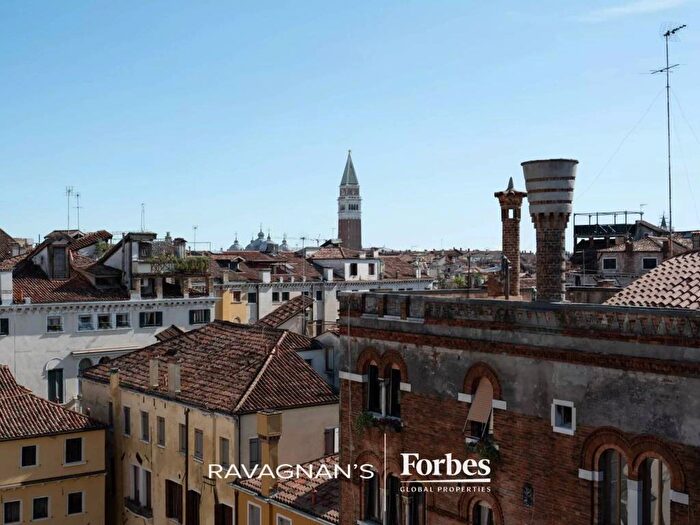 Appartamento quadrilocale in vendita in Corte de l'Albero, San Marco, Venezia