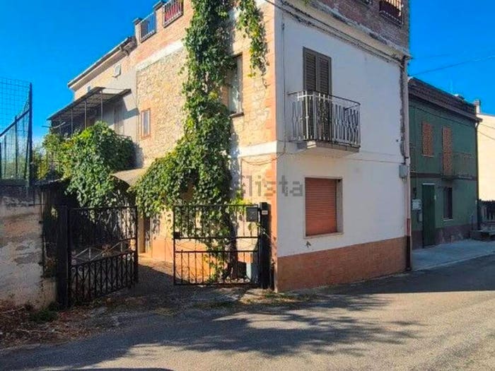 Casa quadrilocale in vendita in Via Case Nuove SNC, Rapino