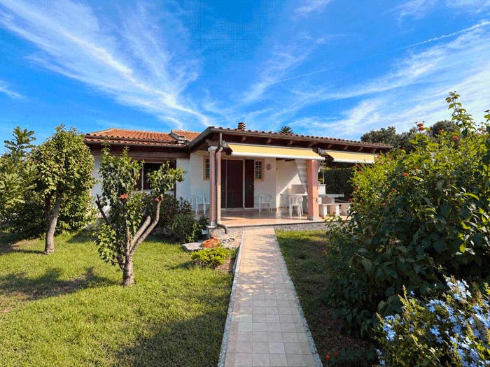Casa con 6 locali in vendita in Via del Tritone, Rena Majore, Aglientu