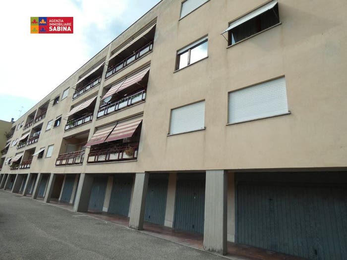 Appartamento trilocale in vendita in Via Pietro Nenni, Centro, Poggio Mirteto