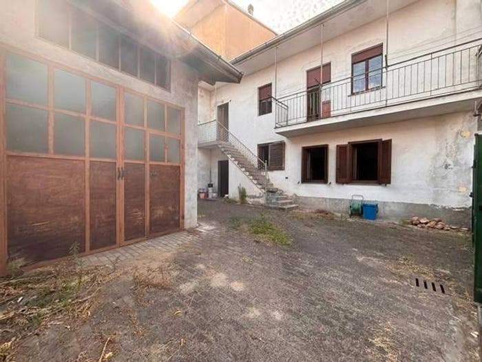 Casa trilocale in vendita in Via Fratelli Cairoli, Centro, Cilavegna