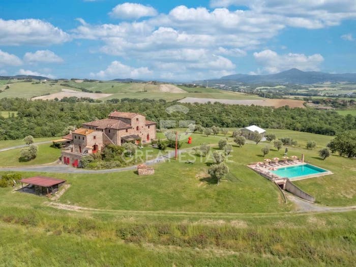 Casa con 6 locali in vendita in Viale Roma, Centro, Montecatini Val di Cecina