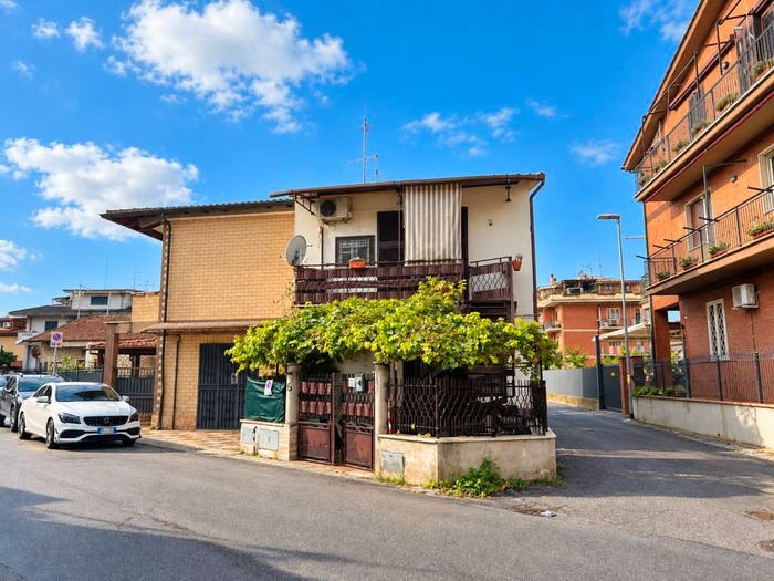Appartamento trilocale in vendita in Via Giuseppe Garibaldi, Villanova, Guidonia Montecelio