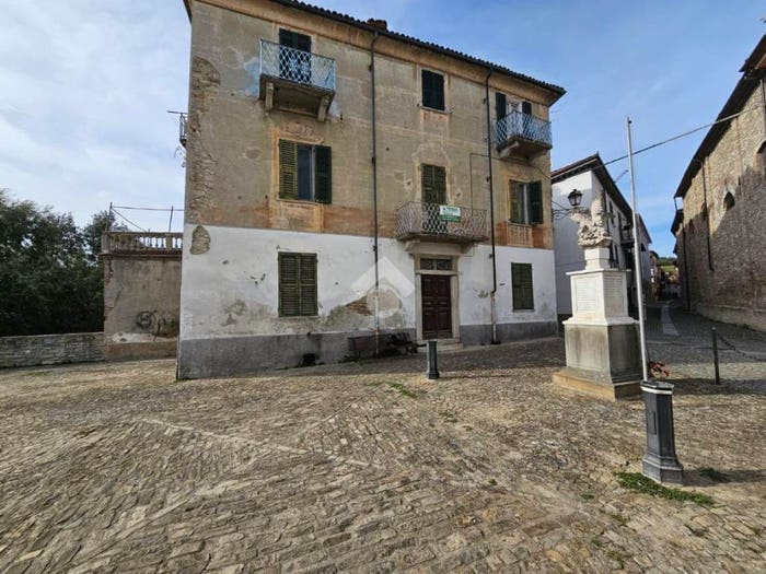 Casa con 5 locali in vendita in Via IV Novembre, Bistagno