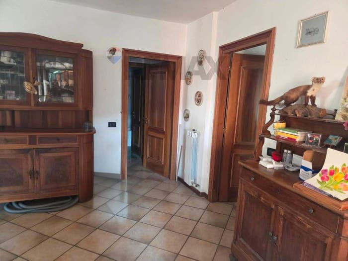 Appartamento trilocale in vendita in Via Libertà, Centro, Casalzuigno
