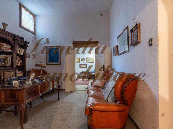 Appartamento trilocale in vendita in Via de Larderel, Cisternone, Livorno