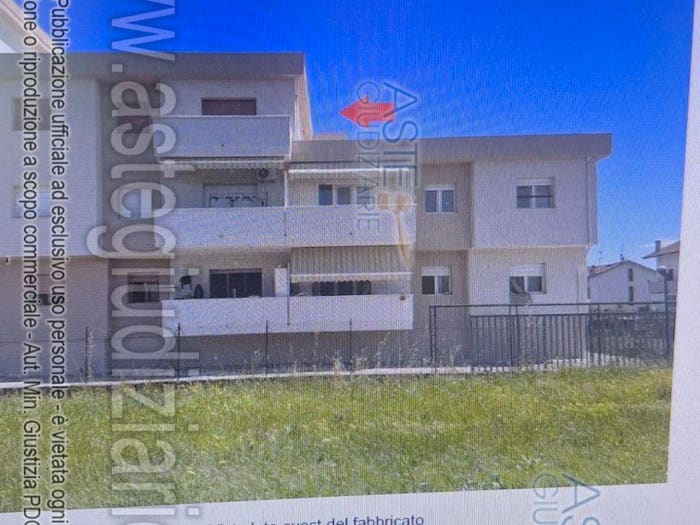 Appartamento con 6 locali in vendita in VIA XXV APRILE, Centro, Nereto