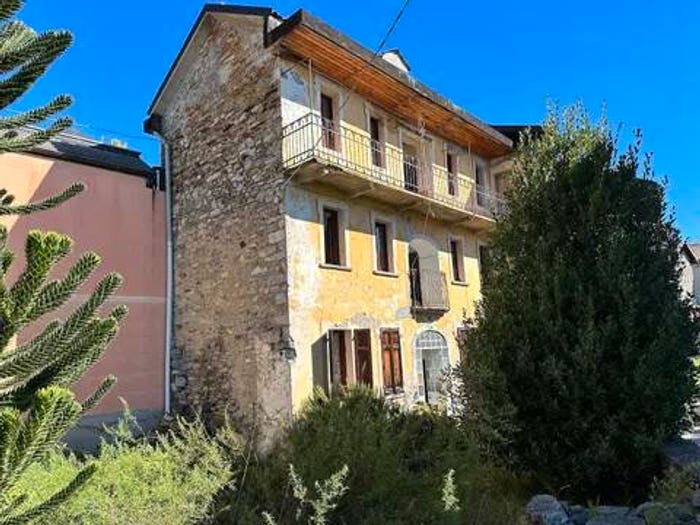 Casa con 6 locali in vendita in Via Centrale, Trarego, Trarego Viggiona