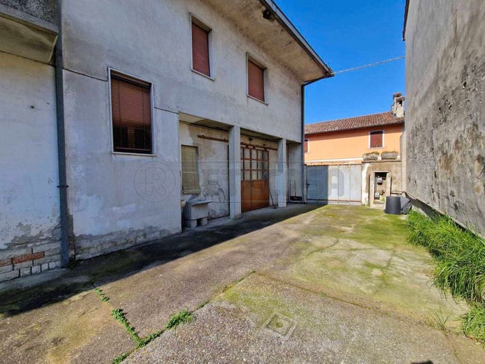 Casa con 6 locali in vendita in Via Roma, Gabbioneta, GabbionetaBinanuova