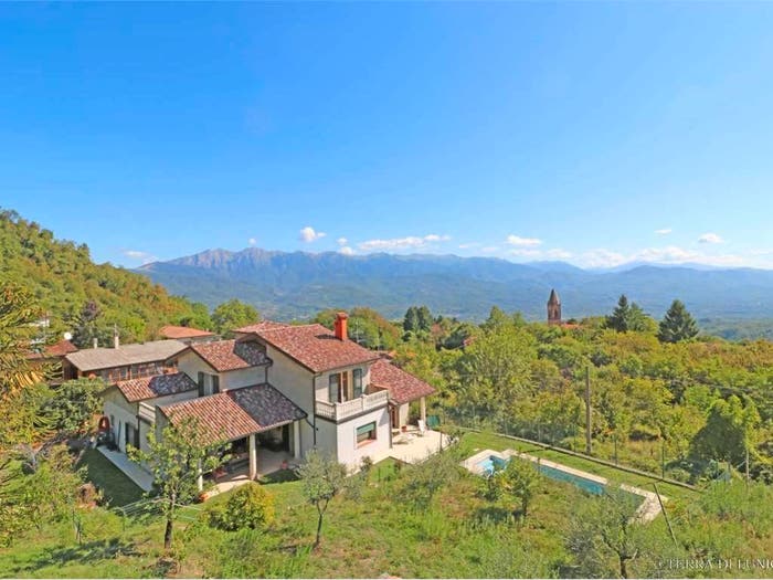 Casa con 6 locali in vendita in Mulazzo