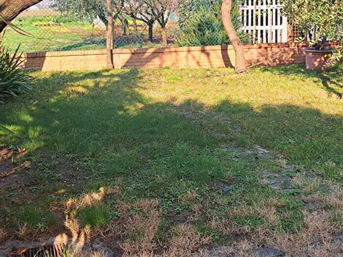 Casa con 6 locali in vendita in via Lago Maggiore, Villa Ceccolini, Pesaro
